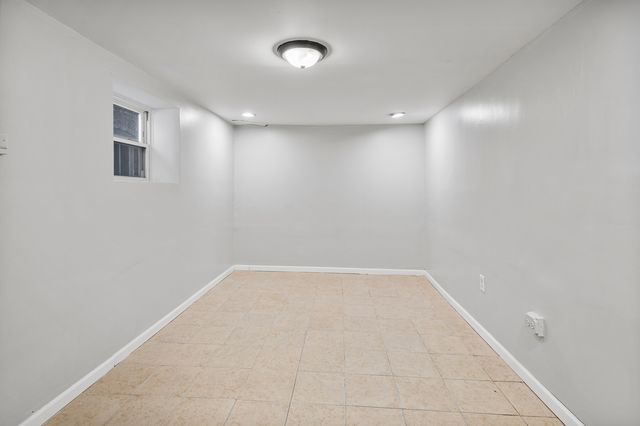 6633 S Campbell Avenue, Chicago, IL 60629