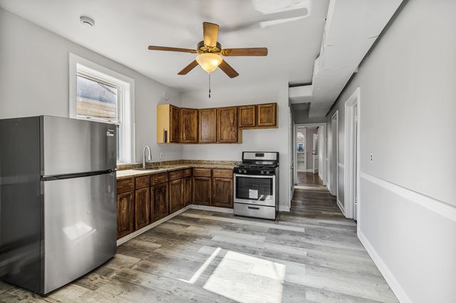 6633 S Campbell Avenue, Chicago, IL 60629