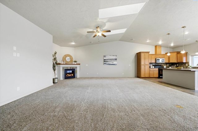 9408 Majestia Lane, Pasco, WA 99301