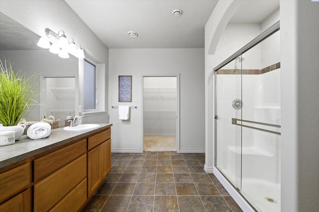 9408 Majestia Lane, Pasco, WA 99301