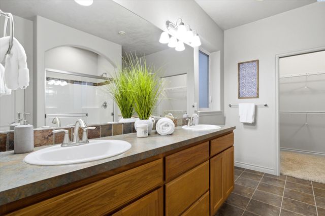 9408 Majestia Lane, Pasco, WA 99301