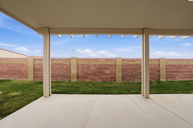 9408 Majestia Lane, Pasco, WA 99301