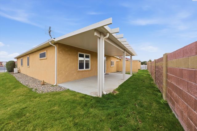 9408 Majestia Lane, Pasco, WA 99301