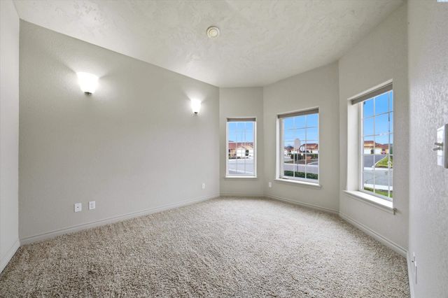 9408 Majestia Lane, Pasco, WA 99301