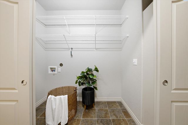 9408 Majestia Lane, Pasco, WA 99301