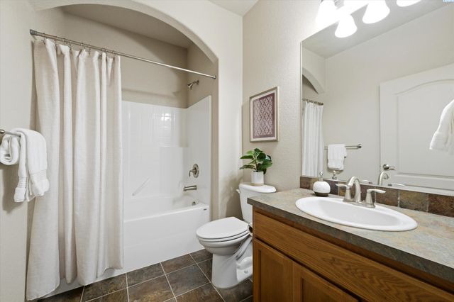 9408 Majestia Lane, Pasco, WA 99301