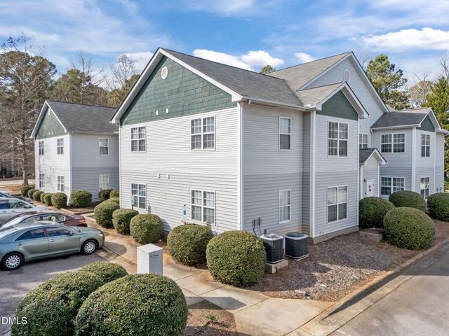 1305 Kent Road 101, Raleigh, NC 27606