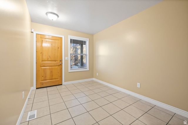 72 E 7320 S, Midvale, UT 84047