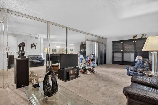 3772 Inverrary Boulevard 101, Lauderhill, FL 33319