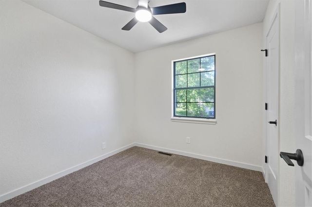 332 Flagstone Drive, Lee's Summit, MO 64063