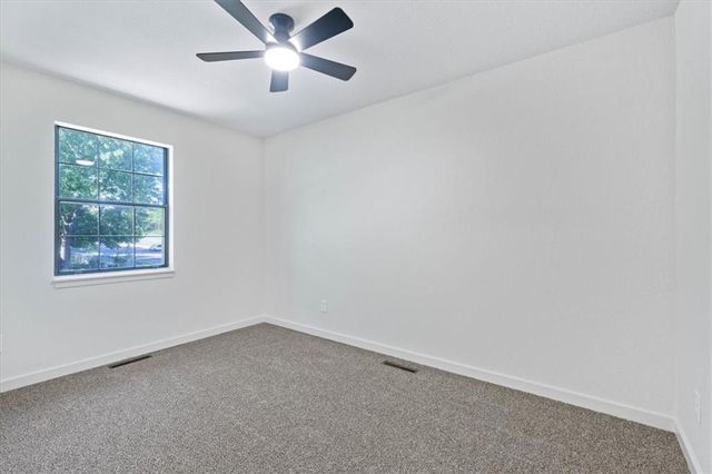 332 Flagstone Drive, Lee's Summit, MO 64063