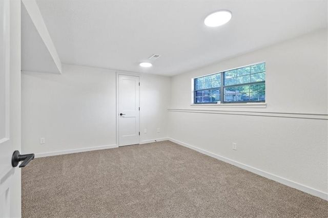 332 Flagstone Drive, Lee's Summit, MO 64063