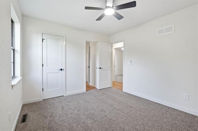 332 Flagstone Drive, Lee's Summit, MO 64063