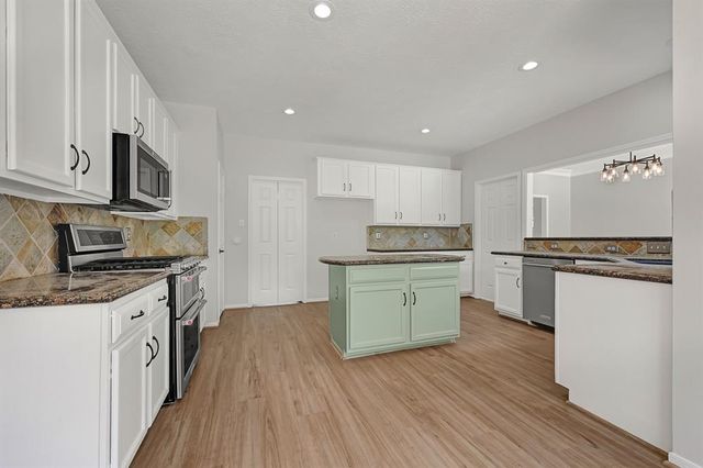 207 Cheddington Drive, Katy, TX 77450