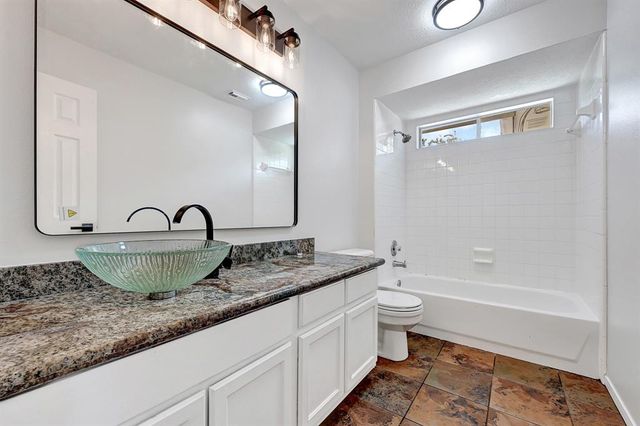 207 Cheddington Drive, Katy, TX 77450