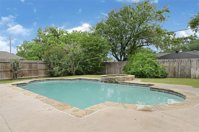 207 Cheddington Drive, Katy, TX 77450
