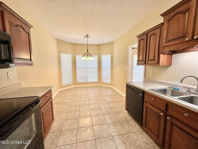 211 Fairway Trace Drive, Hernando, MS 38632