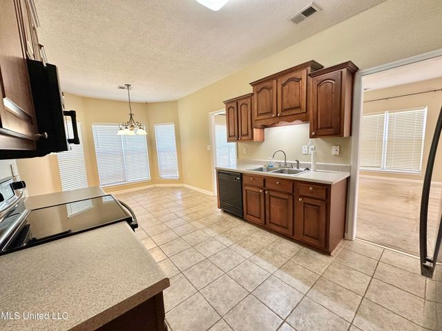 211 Fairway Trace Drive, Hernando, MS 38632