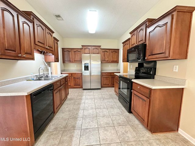 211 Fairway Trace Drive, Hernando, MS 38632