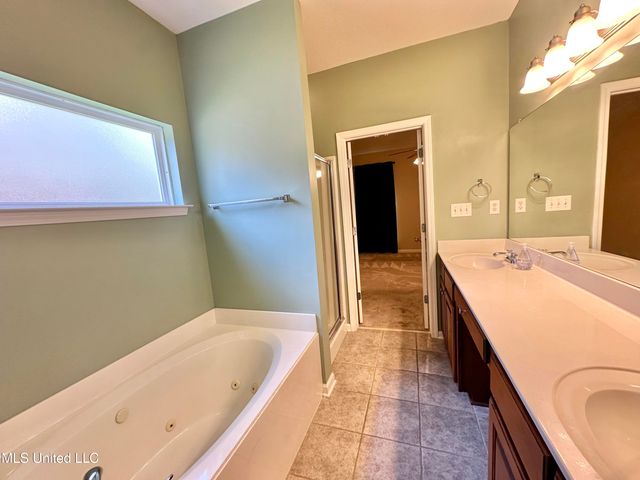 211 Fairway Trace Drive, Hernando, MS 38632