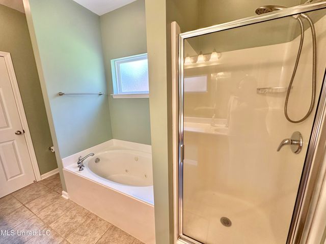 211 Fairway Trace Drive, Hernando, MS 38632