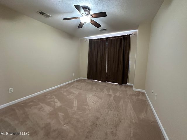211 Fairway Trace Drive, Hernando, MS 38632