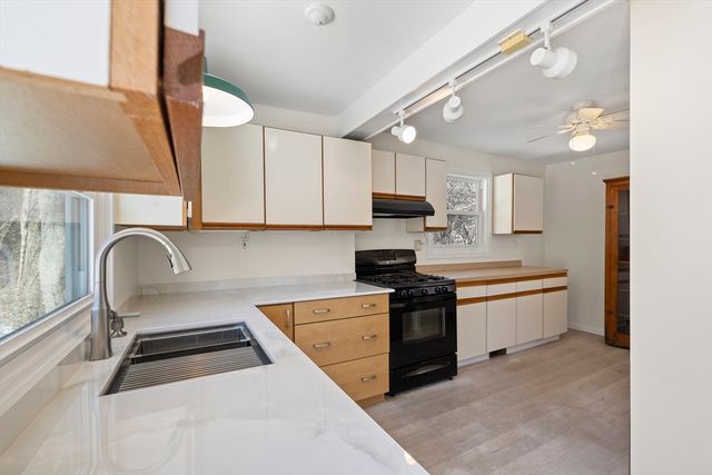 701 Mill Street, Marion, MA 02738