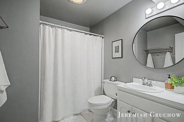 3333 Falcon Bluff Court Ne, Grand Rapids Twp, MI 49525