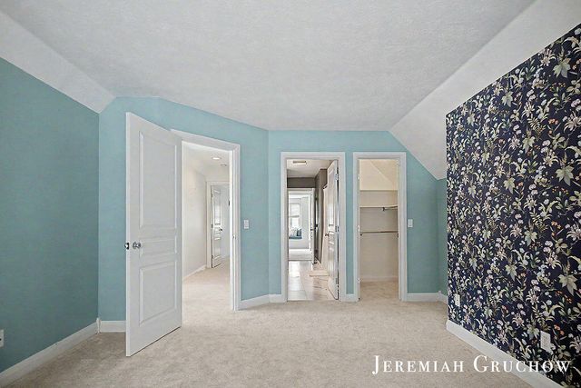 3333 Falcon Bluff Court Ne, Grand Rapids Twp, MI 49525