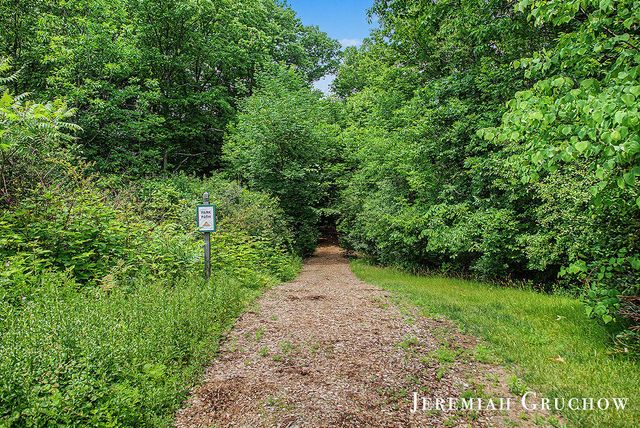 3333 Falcon Bluff Court Ne, Grand Rapids Twp, MI 49525