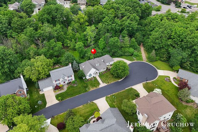 3333 Falcon Bluff Court Ne, Grand Rapids Twp, MI 49525