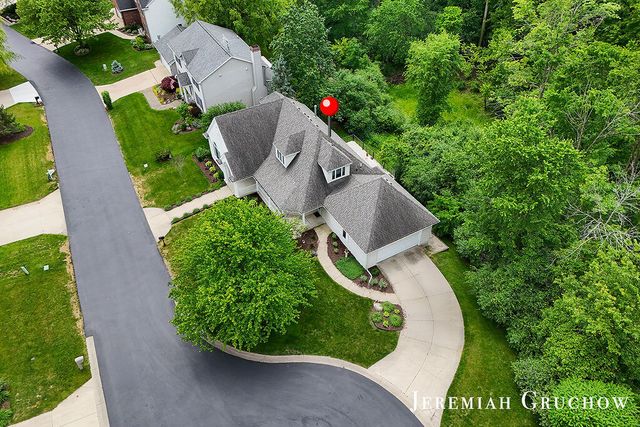 3333 Falcon Bluff Court Ne, Grand Rapids Twp, MI 49525