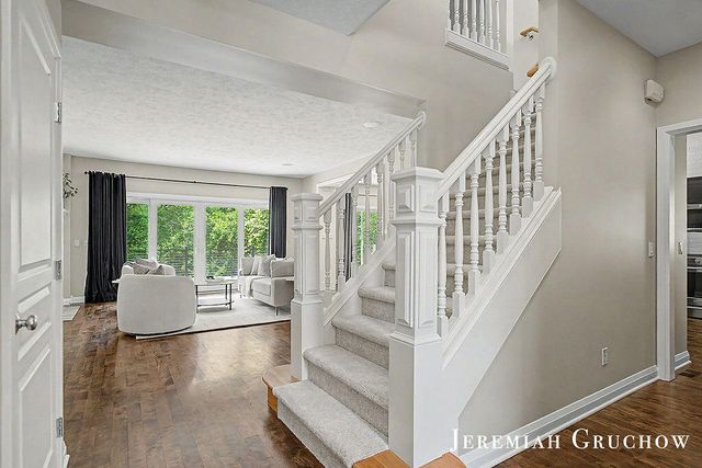 3333 Falcon Bluff Court Ne, Grand Rapids Twp, MI 49525
