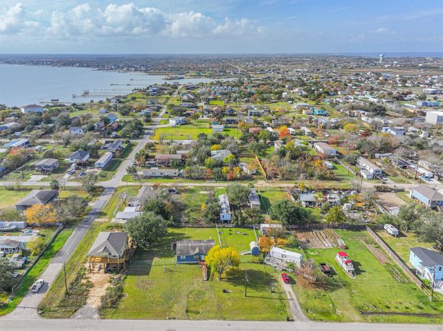 1036 9th Street, Dickinson, TX 77539