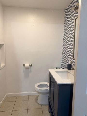 102 Vestal St, Fall River, MA 02720