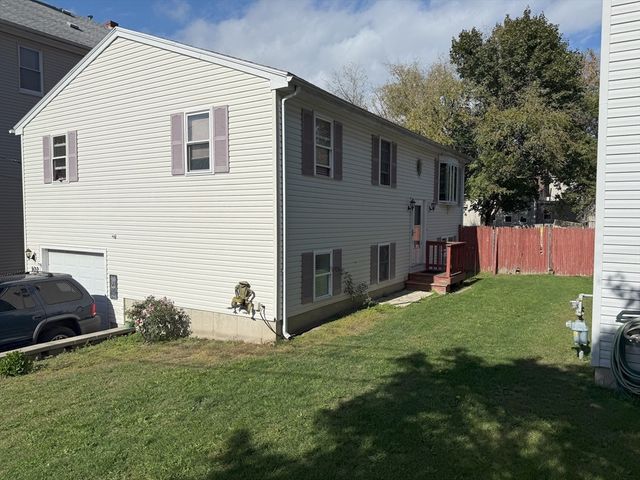 102 Vestal St, Fall River, MA 02720