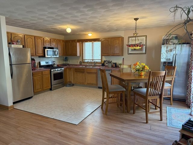 102 Vestal St, Fall River, MA 02720