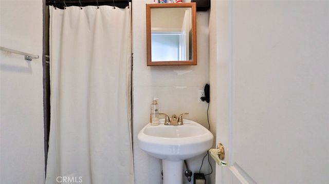 10058 Sunland Boulevard, Sunland, CA 91040