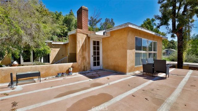 10058 Sunland Boulevard, Sunland, CA 91040