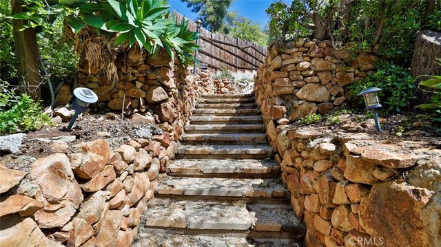 10058 Sunland Boulevard, Sunland, CA 91040