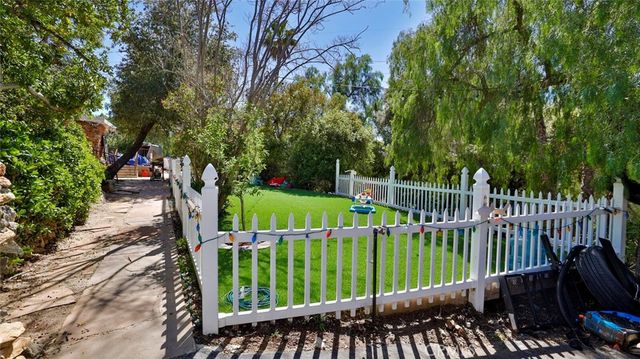 10058 Sunland Boulevard, Sunland, CA 91040