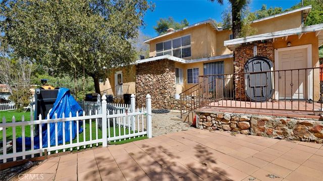 10058 Sunland Boulevard, Sunland, CA 91040