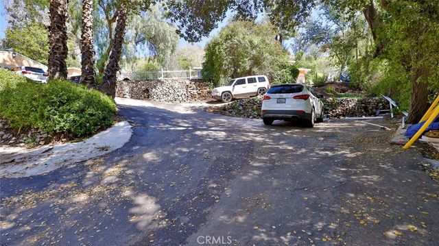 10058 Sunland Boulevard, Sunland, CA 91040
