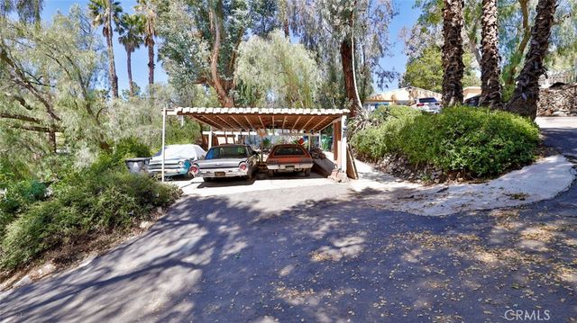 10058 Sunland Boulevard, Sunland, CA 91040