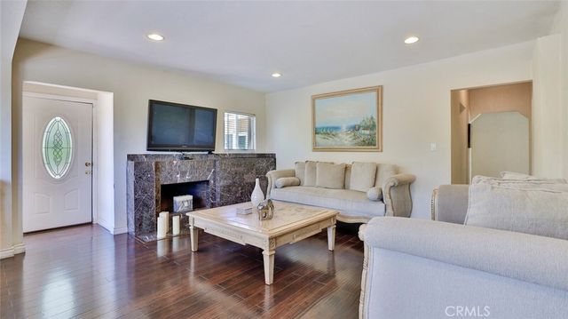 10058 Sunland Boulevard, Sunland, CA 91040