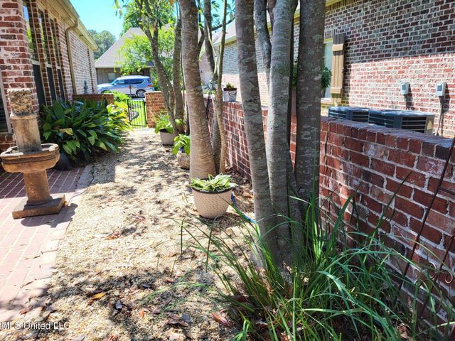 3808 Acadian Village Drive, Ocean Springs, MS 39564