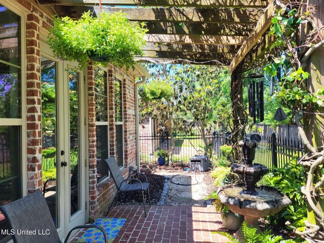 3808 Acadian Village Drive, Ocean Springs, MS 39564