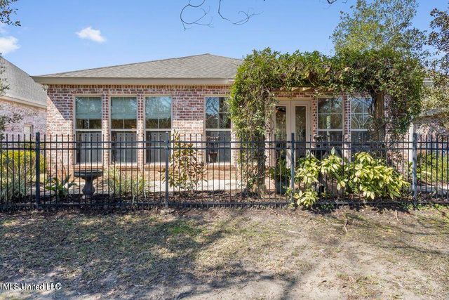 3808 Acadian Village Drive, Ocean Springs, MS 39564