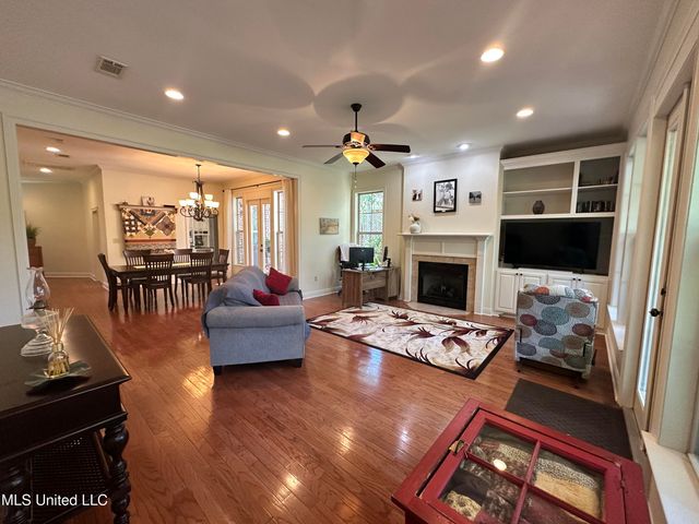 3808 Acadian Village Drive, Ocean Springs, MS 39564