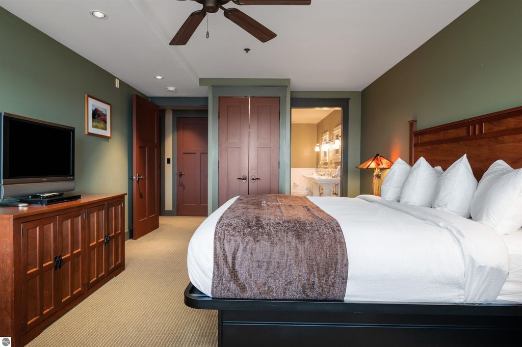 Image 11 of property listing at 2035 N US-31 N # 105, Traverse City, MI 49686